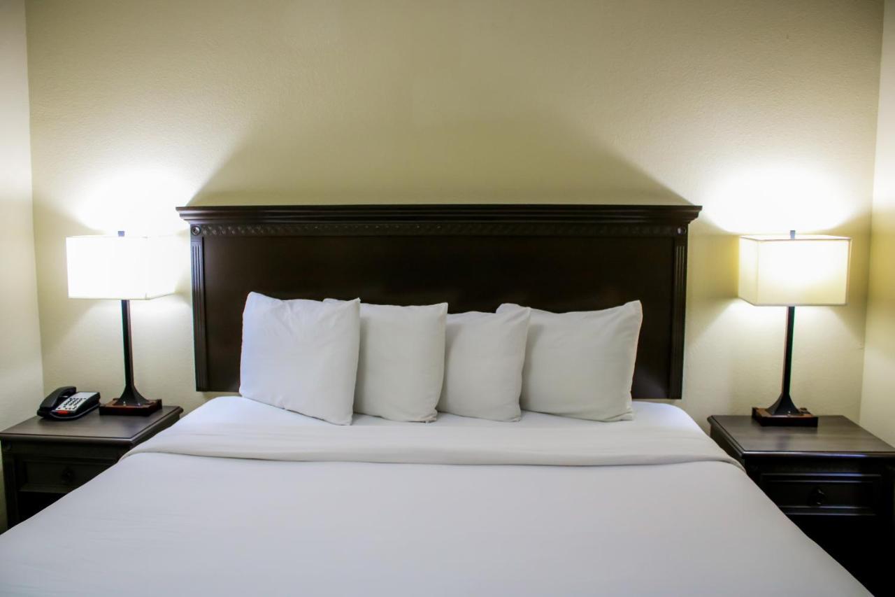 Country Inn & Suites By Radisson, Richmond West At I-64, Va Генрайко Екстер'єр фото