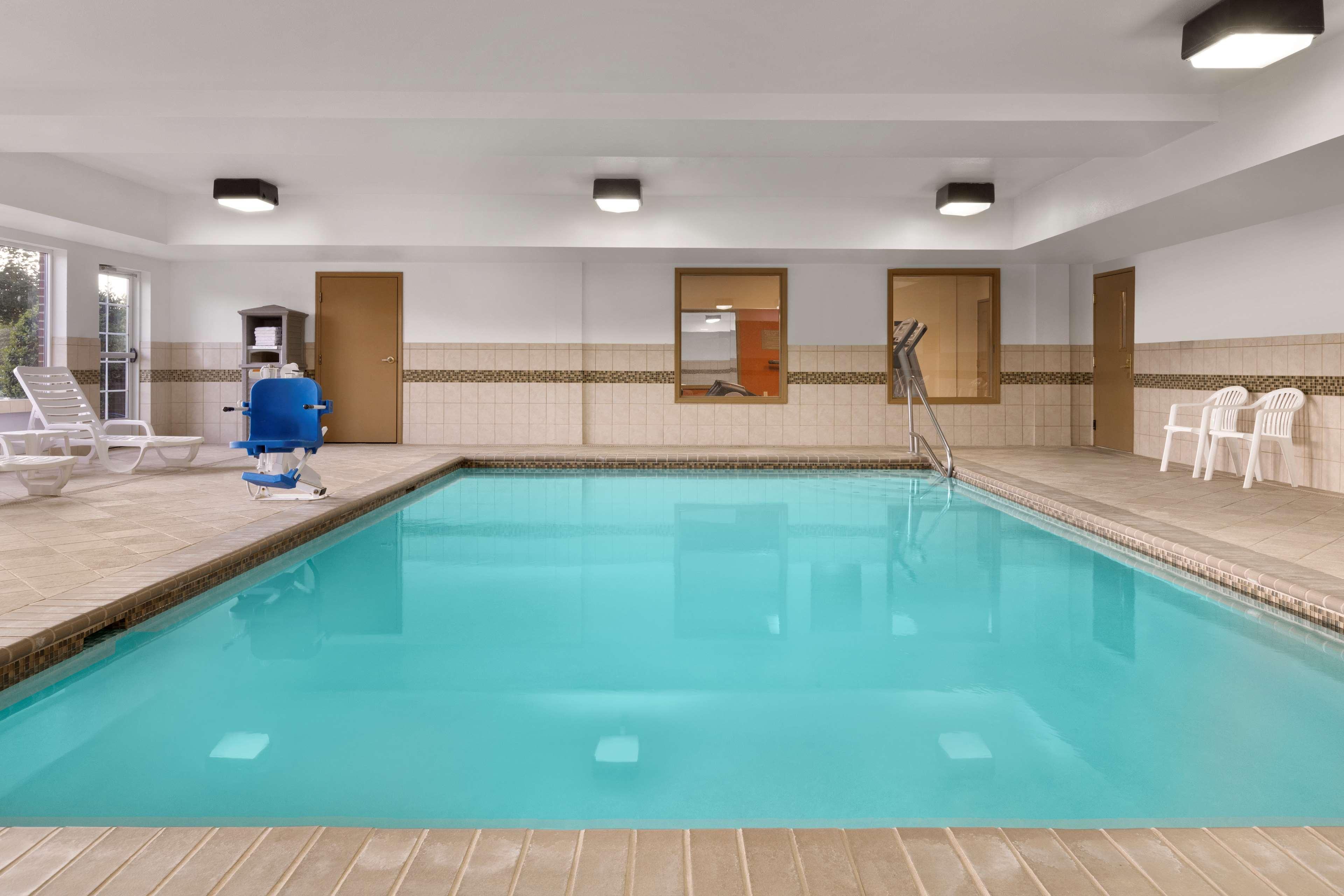 Country Inn & Suites By Radisson, Richmond West At I-64, Va Генрайко Екстер'єр фото